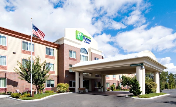 Holiday Inn Express Hotel & Suites Medford-Central Point, an IHG Hotel