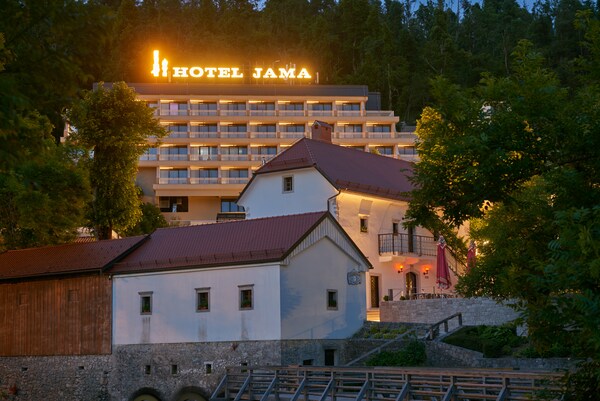 Hotel Jama