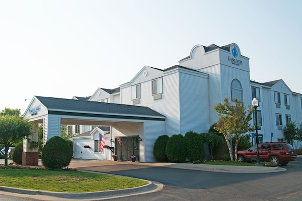 Charlevoix Inn & Suites - SureStay Collection by Best Western