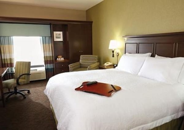 Hampton Inn & Suites Overland Park South