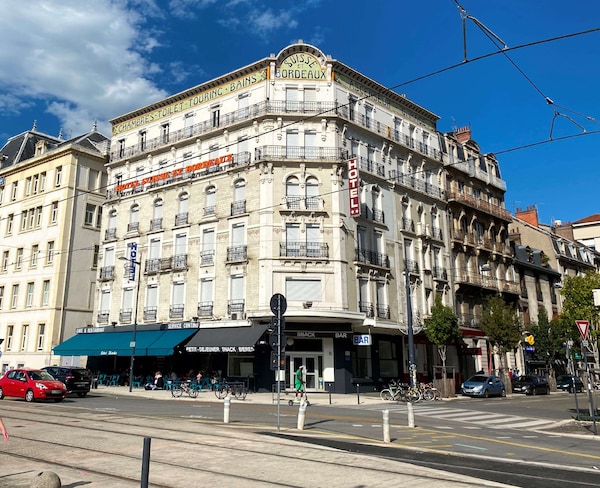 Brit hotel Suisse et Bordeaux