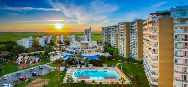 Caesar Resort Holiday Apartments