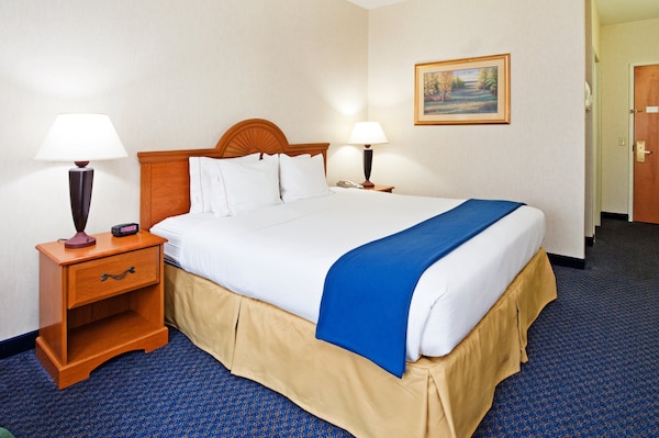 Holiday Inn Express & Suites Cherokee/Casino
