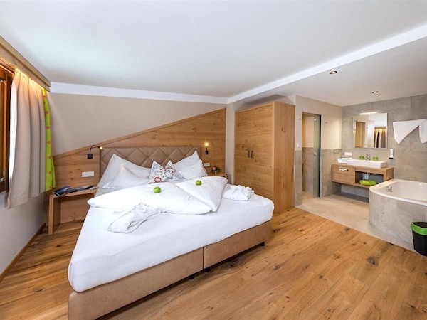 Double Room, Shower Or Bath, Wc, Economy - Zum Hirschen, Hotel