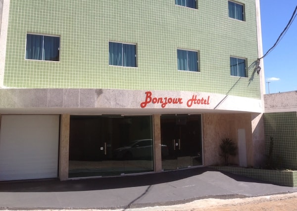 Bonjour Hotel