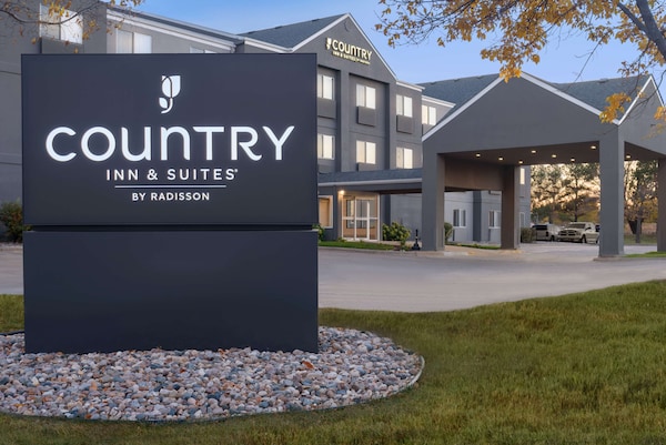 Country Inn & Suites by Radisson Brookings, SD