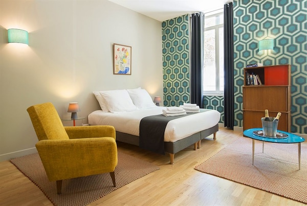Suites & Hotel Helzear Champs-Elysees