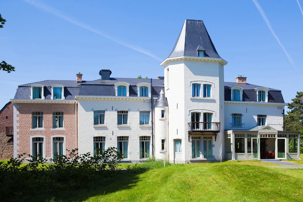 Stay Different - Château Bernalmont