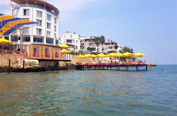 Tepe Beach & Hotel