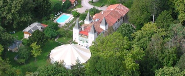 Hotel Logis - Chateau de Beauregard