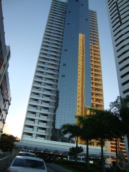 Flat By The Sea Of boa Viagem, With International Standard And Hotel Structure