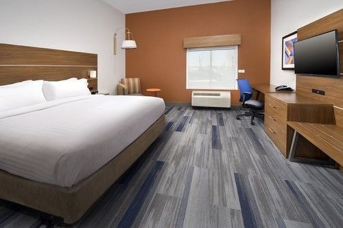 Holiday Inn Express & Suites Greenwood Mall, An Ihg Hotel