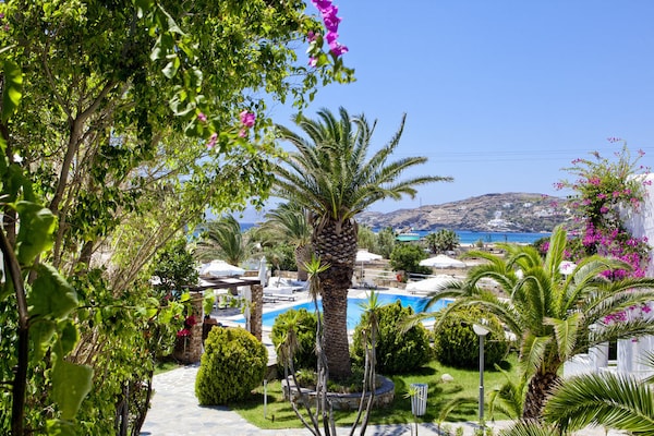 Hotel Dionysos Resort