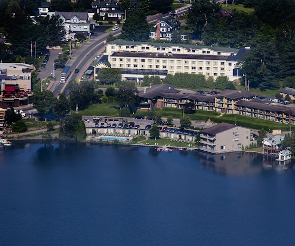 Lake Placid Summit Hotel & Suites
