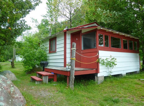 Accommodation and Guided Fishing Package, Bruce Bay Cottages, ON.