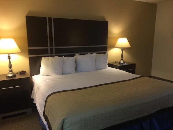 Baymont Inn and Suites Green Bay