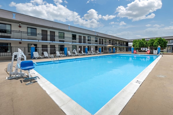 Clarion Inn And Suites Lancaster PA