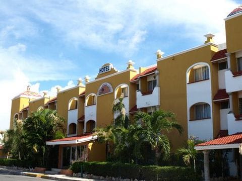 Suites Cancun Center