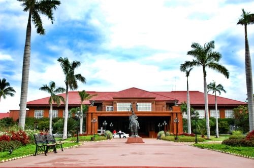 Hotel Fort Ilocandia Resort
