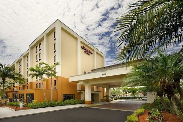 Hotel Baymont Inn & Suites Miami Doral