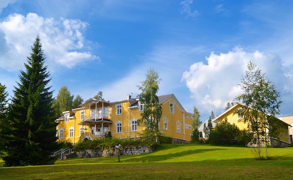 Karolineburg Manor House Hotel