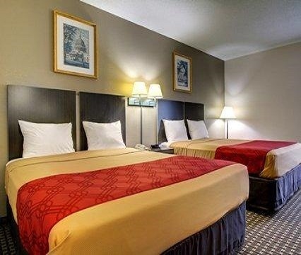 Econo Lodge  Inn And Suites