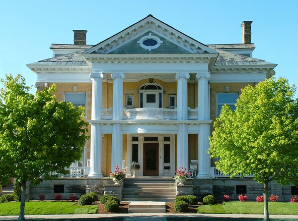 Hotel Cartier Mansion Bed And Breakfast Ludington USA www