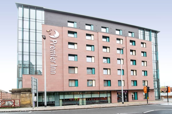 Premier Inn Manchester City Centre West hotel