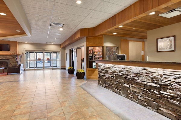 Days Hotel And Suites - Lloydminster