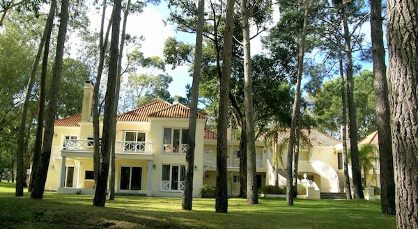 Solanas Green Park Spa & Resort