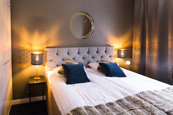 Hotel Golden Circle Suites