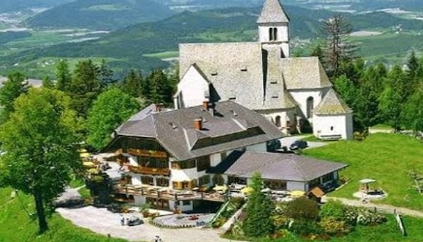Gipfelhaus Magdalensberg Fam. Skorianz Hütte
