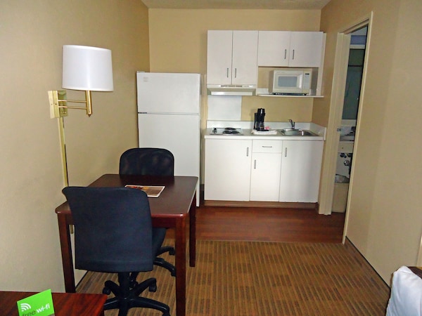 Extended Stay America Suites - Winston-Salem - Hanes Mall Blvd.