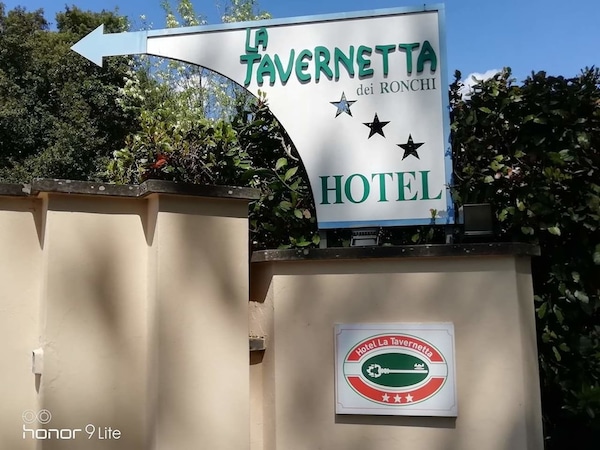Hotel La Tavernetta Dei Ronchi
