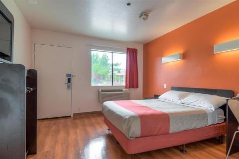 Motel 6 Temecula - Historic Old Town