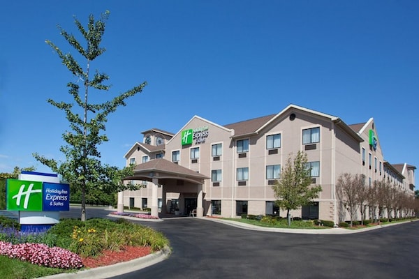 Holiday Inn Express Hotel & Suites - Belleville Area, An Ihg Hotel