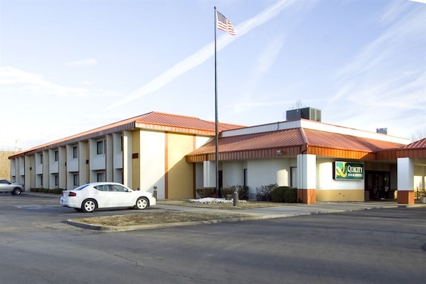 Quality Inn & Suites Kansas City I-435N Near Sports Complex