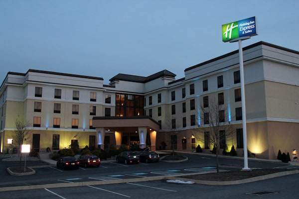 Holiday Inn Express Harrisburg West, An Ihg Hotel