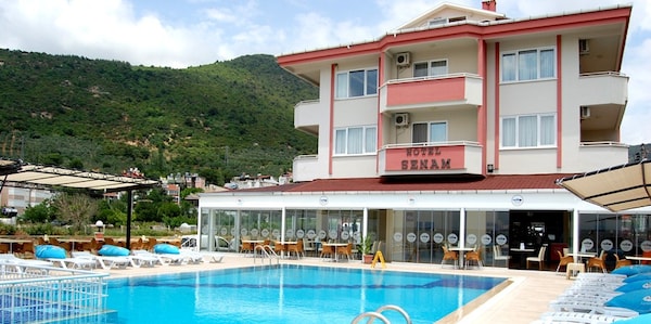 Senam Hotel