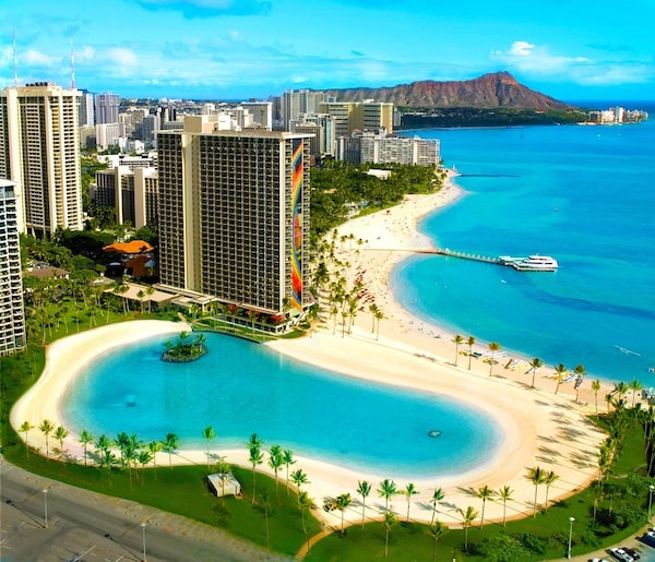 View from 19th Floor Balcony - Picture of Hilton Hawaiian Village Waikiki  Beach Resort, Oahu - Tripadvisor