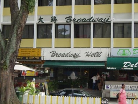 L Hotel At Broadway