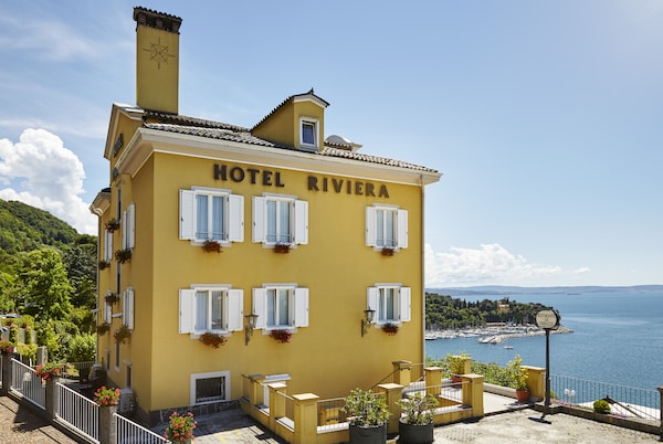 Hotel Riviera & Maximilian's
