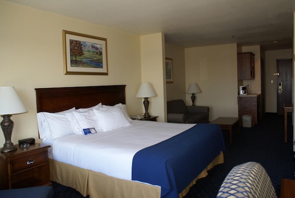 Holiday Inn Express & Suites Millersburg