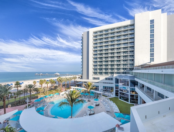 Wyndham Grand Clearwater Beach