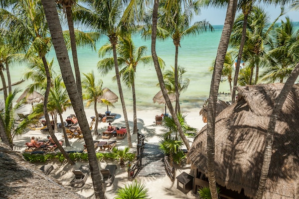 Beachfront Hotel La Palapa