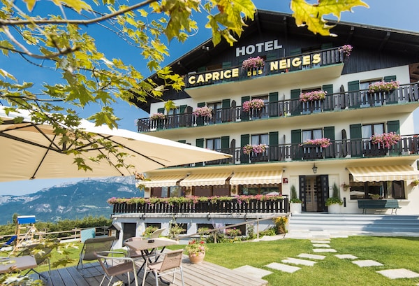 Hotel Logis Caprice Des Neiges