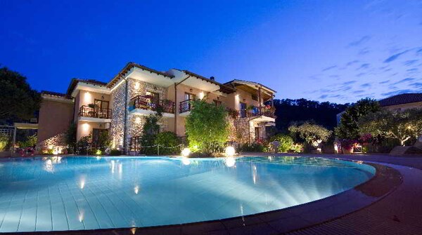 Nikoleta Luxury Villa