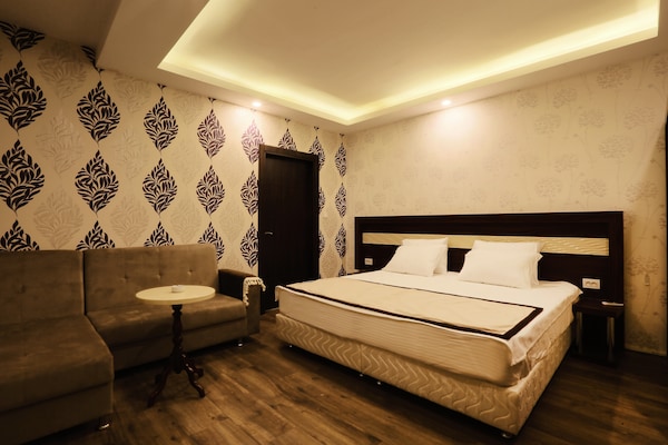 Azd House Hotel