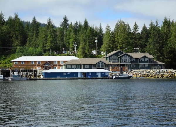 The Shearwater Lodge