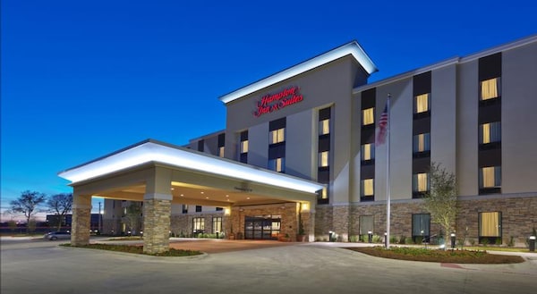 Hampton Inn & Suites Dallas/Plano-East, TX